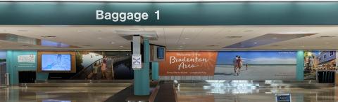 Baggage Claim sign/wall